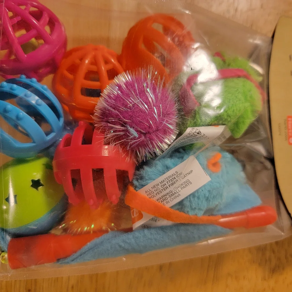 Hartz Super Colossall Plusieurs‎ Jouets Toy Variety pack of 13 toys